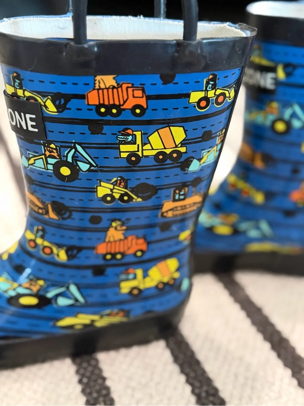 Kids Rain Boots - Lone Cone Size 8